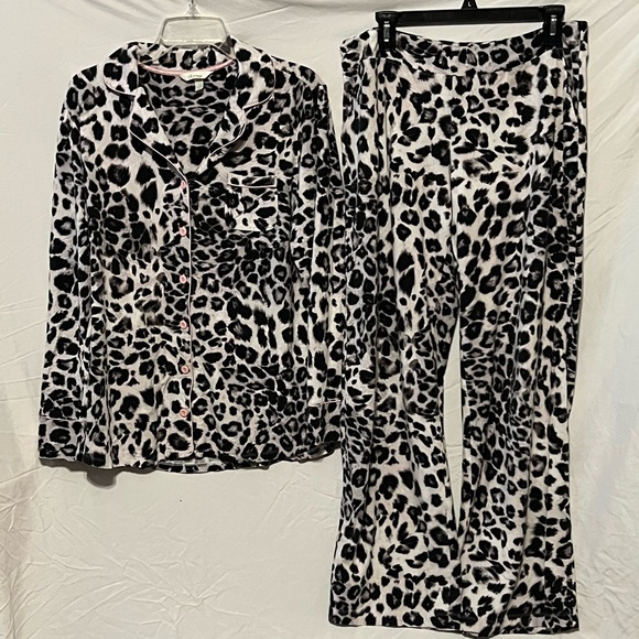 Soma Other - XL/L Soma Pajama Set Luxury Cozy Cheetah Print Modal Cotton Blend